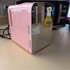 BNWOB Pink Portable Personal Mirrored Fridge By Chefman